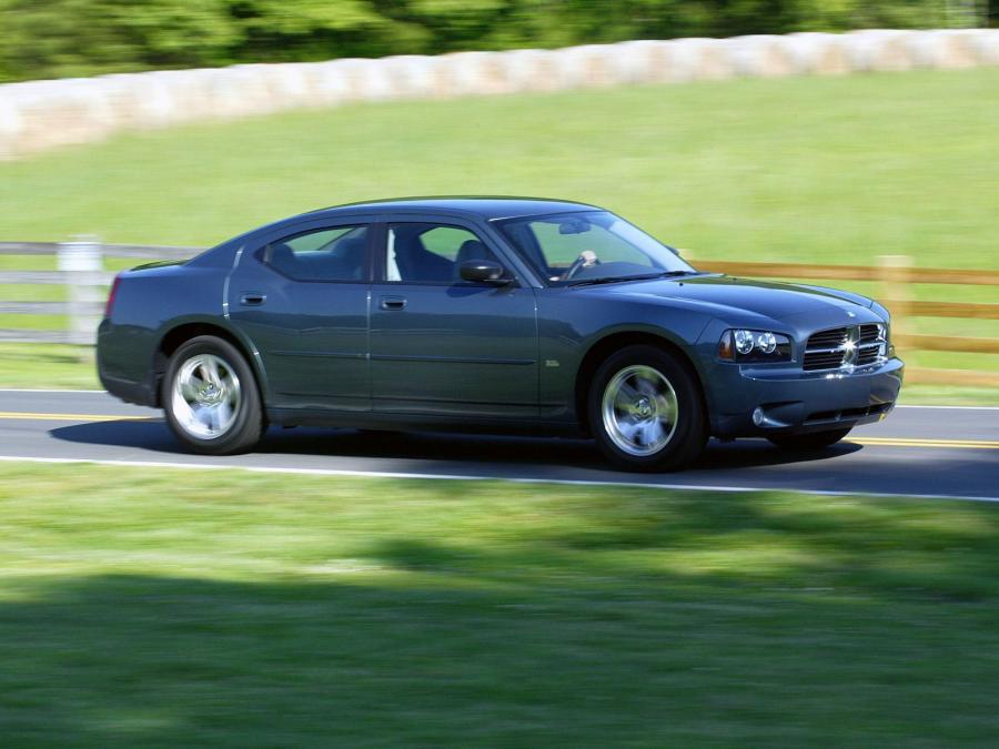  Dodge Charger 2005 года  (фото 14 из 18)